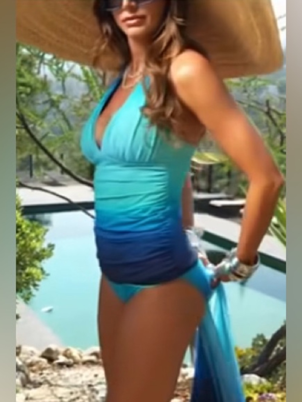 Bleu Rod Beattie Desert Mirage Halter Tankini Swimsuit Blue Ombre Size 12
